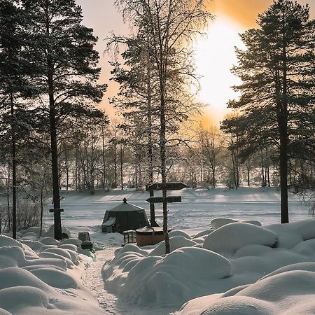 Aurora Igloo With Private Hot Tub By Invisible Forest Lodge Rovaniemi Ngoại thất bức ảnh