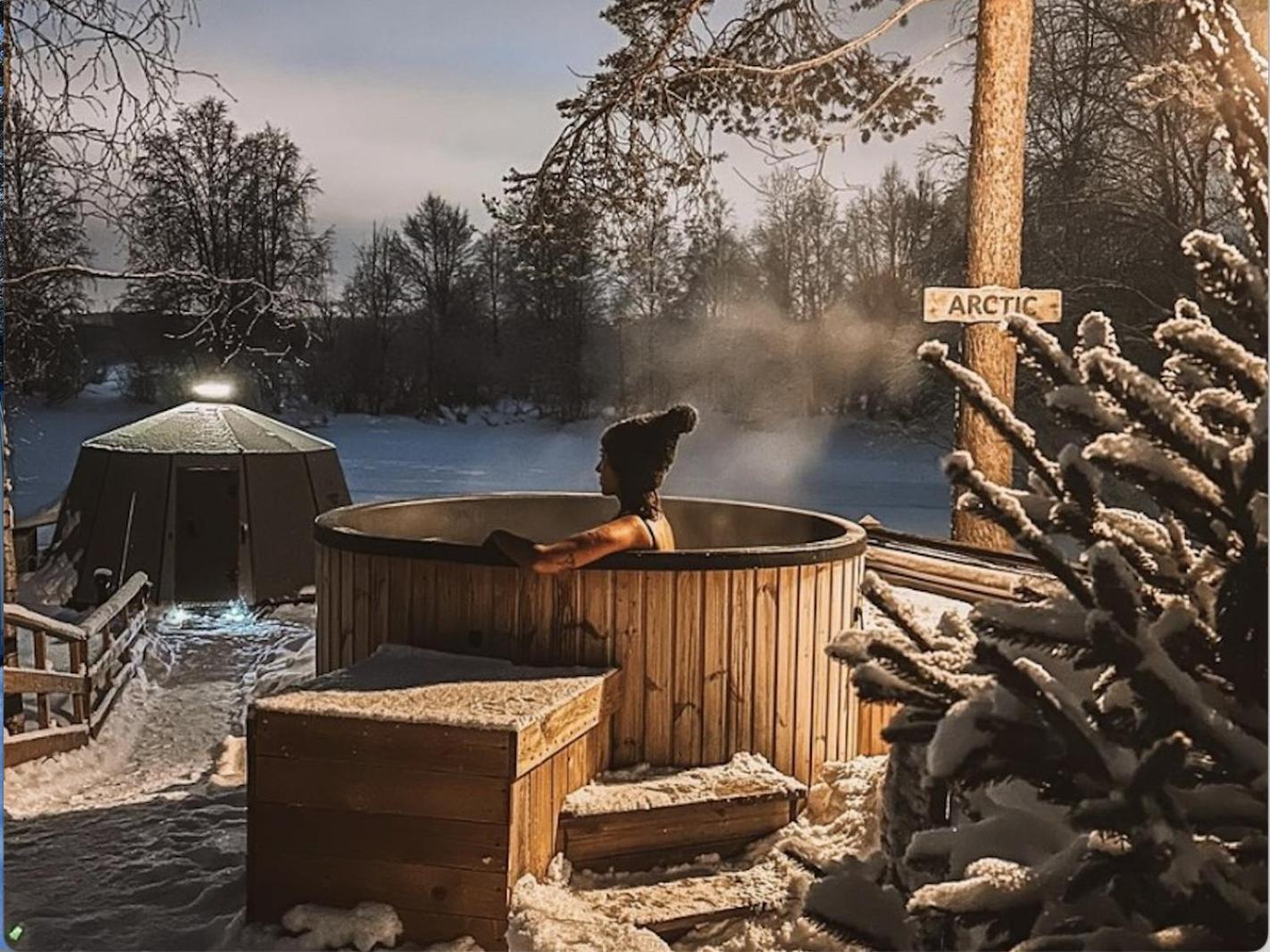 Aurora Igloo With Private Hot Tub By Invisible Forest Lodge Rovaniemi Ngoại thất bức ảnh